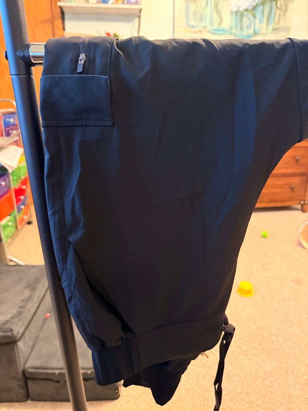 Mono B Jogger Size Large